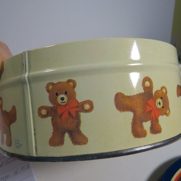 Teddy Bear Metal Tin with "dancing" bears along the side 1980s - Picture 8 of 10